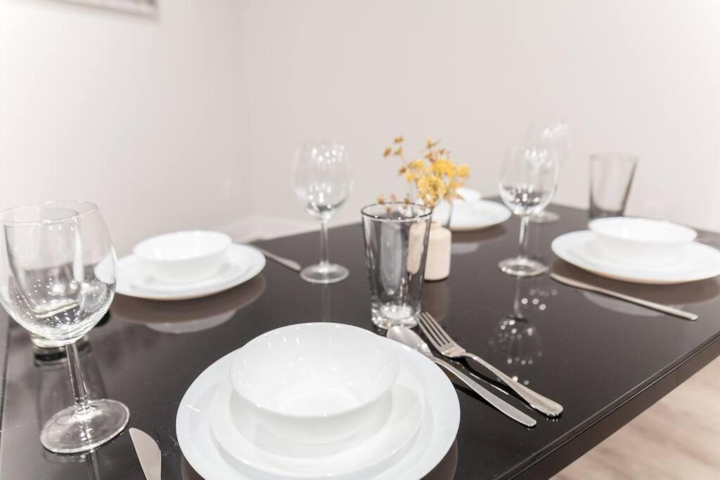 Explorer's Dream - 3br Gem With Wifi+laundry Apartment *