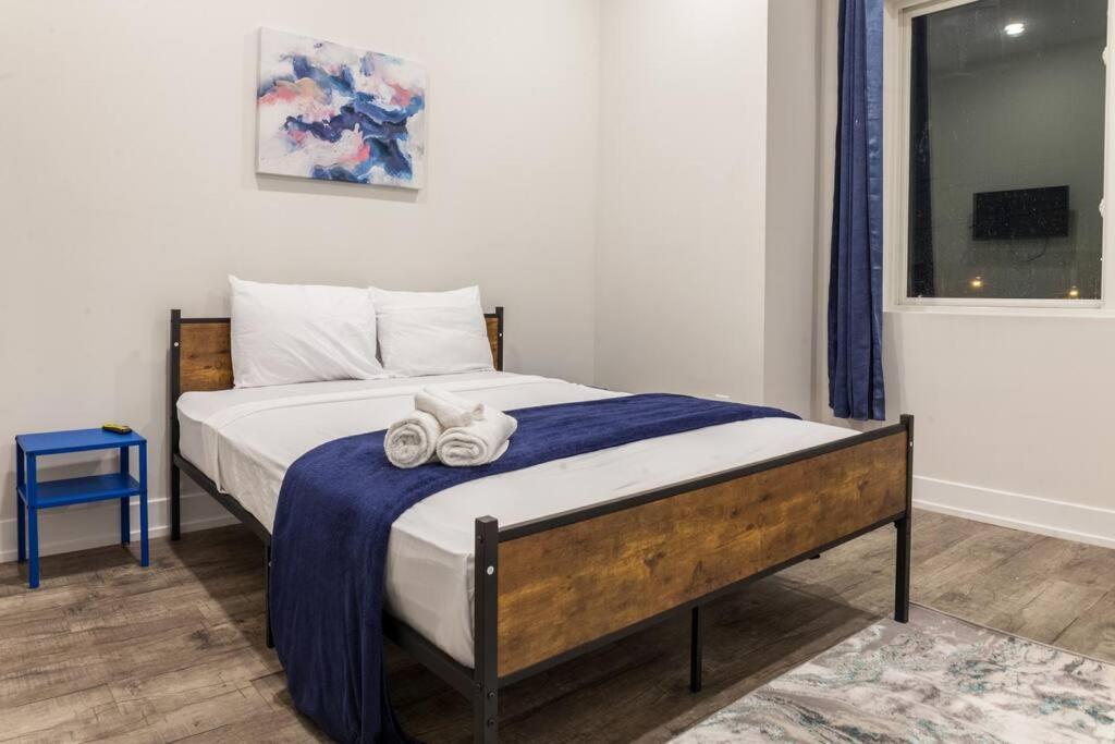 Apartment Explorer's Dream - 3br Gem With Wifi+laundry