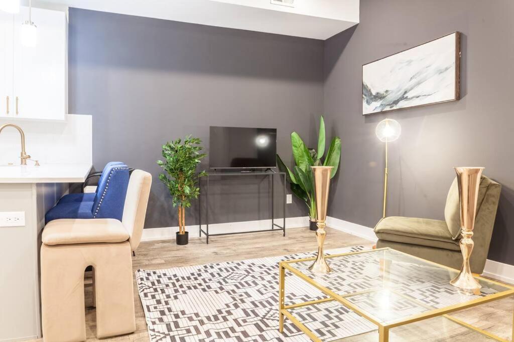 Apartment Explorer's Dream - 3br Gem With Wifi+laundry Philadelphia